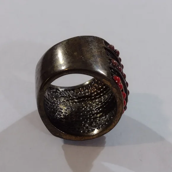 Elegant Red Beaded Ring - Picture 3 of 10